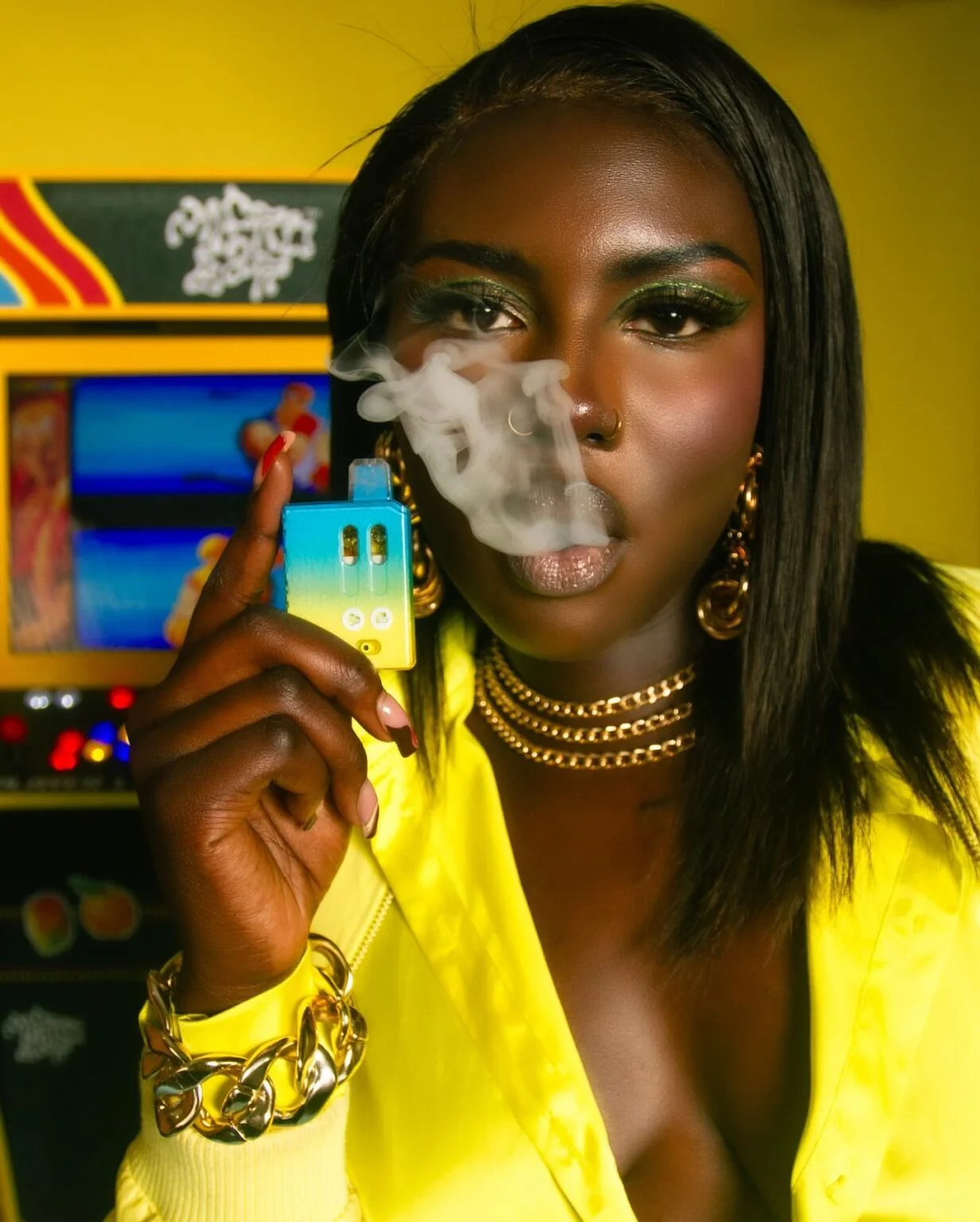 Micro Bar Dual disposable vape showing two-flavor chamber design